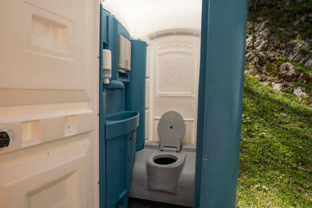Portable Toilet Options We Offer in Castalia, OH